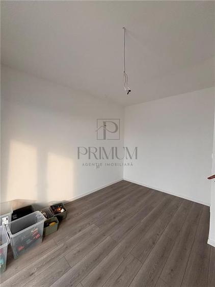 Duplex modern - asfalt - living mare - bucatarie inchisa