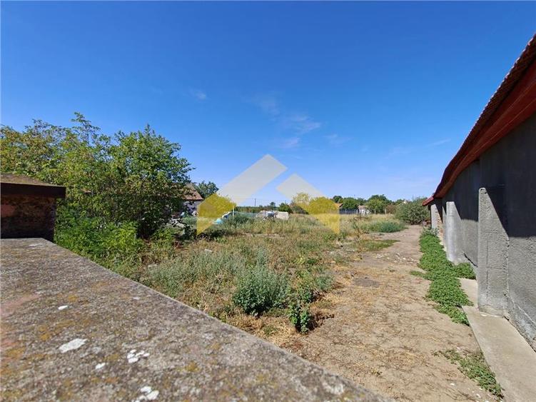 Casa de vanzare la sol in localitatea Felnac