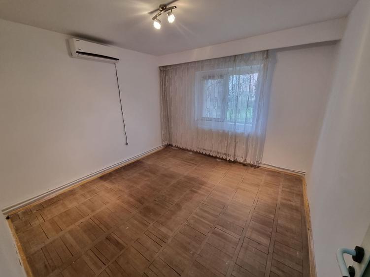 Poarta 6 piata-apartament 3 camere decomandat cu gaze