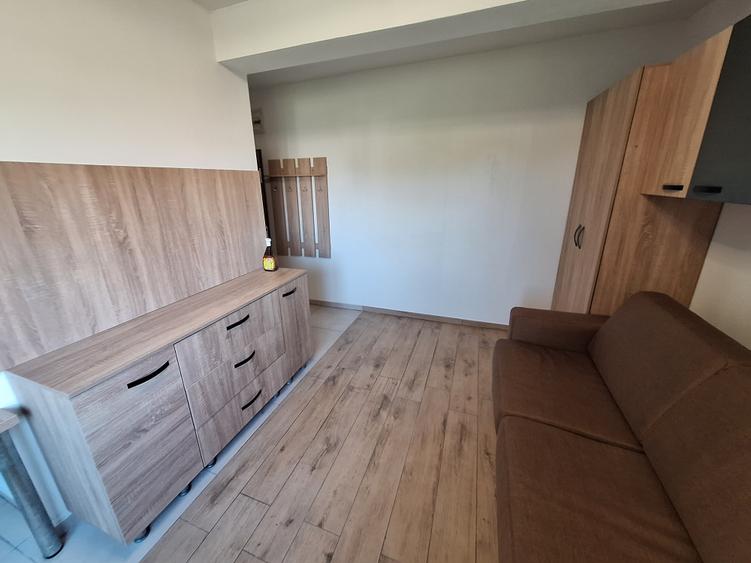 200 euro.!!!Garsoniera Et 1 Zona Ronat
