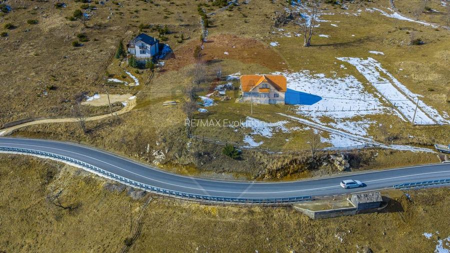 Teren intravilan CU PRIVELISTE DE POVESTE- Fundata- Romania - 8