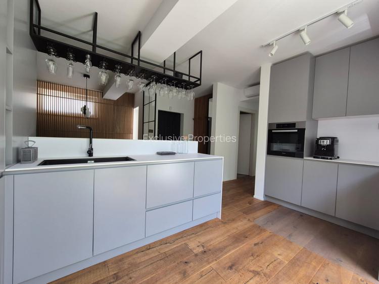 Vila moderna si eleganta in Otopeni, curte amenajata si terase generoase - 5