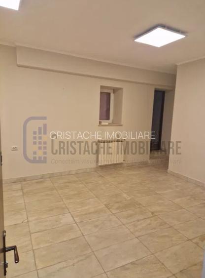 Birou individual + grup sanitar, la parterul unui imobil interbelic - 4