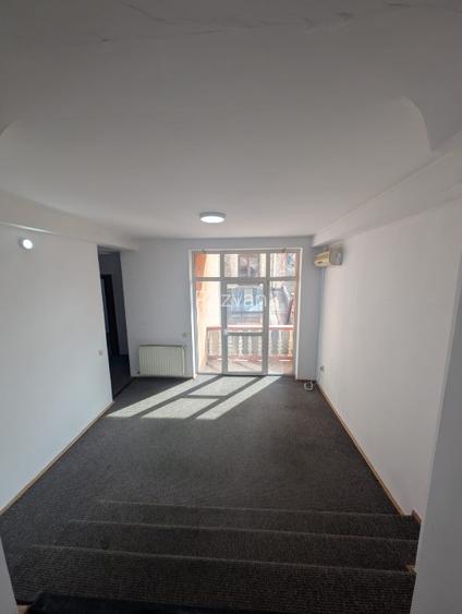 Apartament de 6 camere in vila  - 11