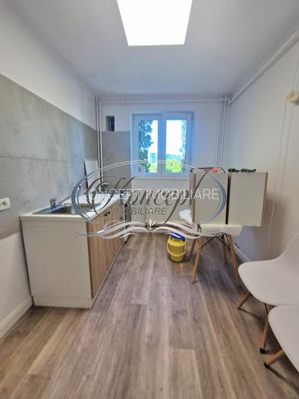 Apartament decomandat pe Aleea Detunata - 12