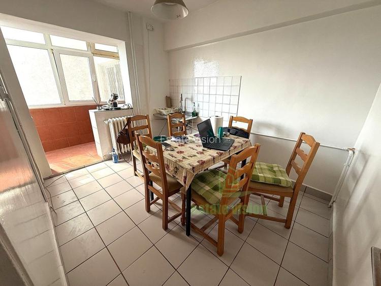 Apartament 4 camere decomandat, bloc reabilitat din 1980, Piata Amzei  - 6