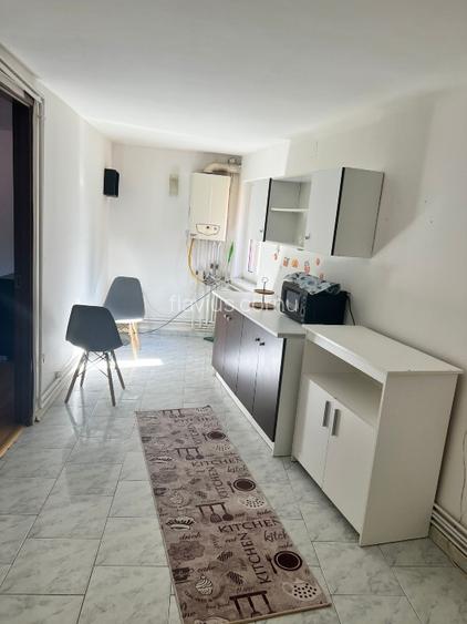 Chirie la casa intrare separată și parcare - 4