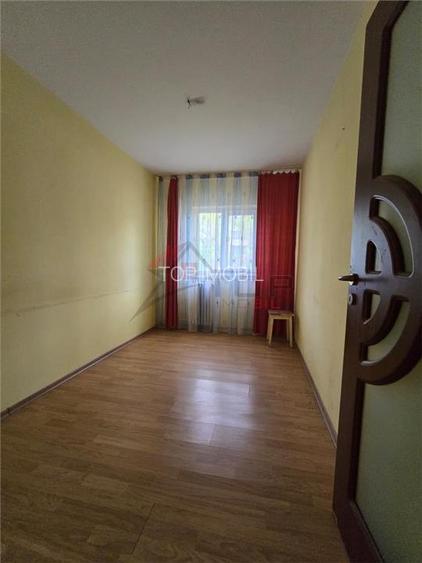 Dacia - statia Columnei, 3 camere decomandat la bulevard, liber - 4