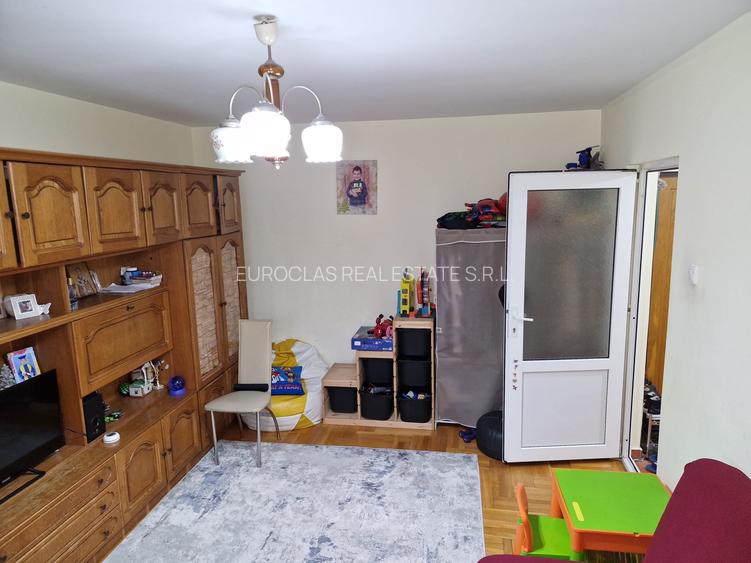Apartament 3 camere decomandat - Tomis Nord/Rovere - 130.000 euro (Cod E11) - 2