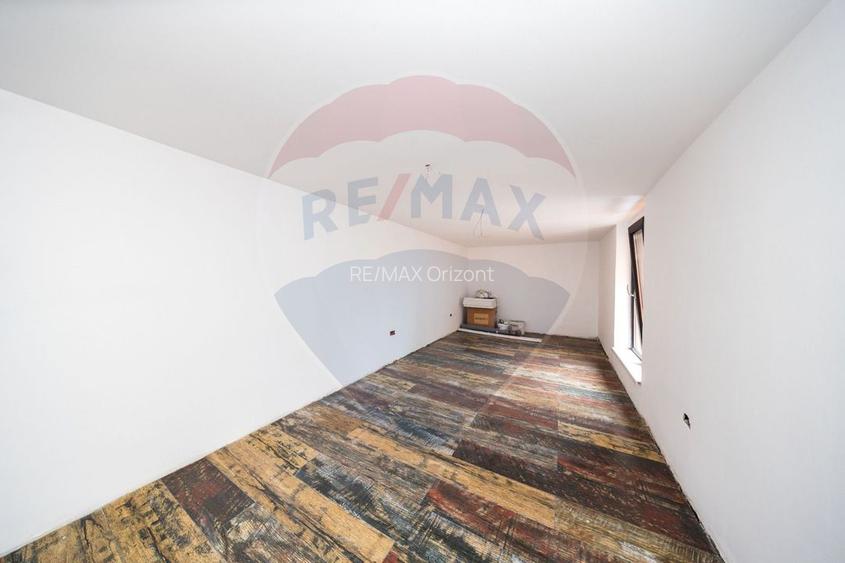 Spațiu comercial/birouri  de închiriat în zona 13 Decembrie - 8