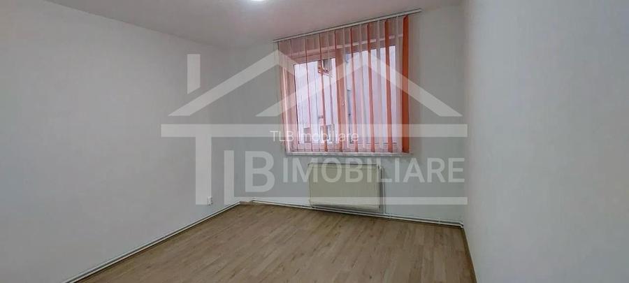 Spatiu comercial, 40 mp, Zona Poli 2 - 7