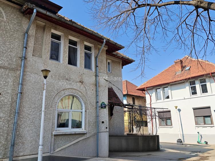 Ultracentral, casa crochets pe o strada speciala! - 10