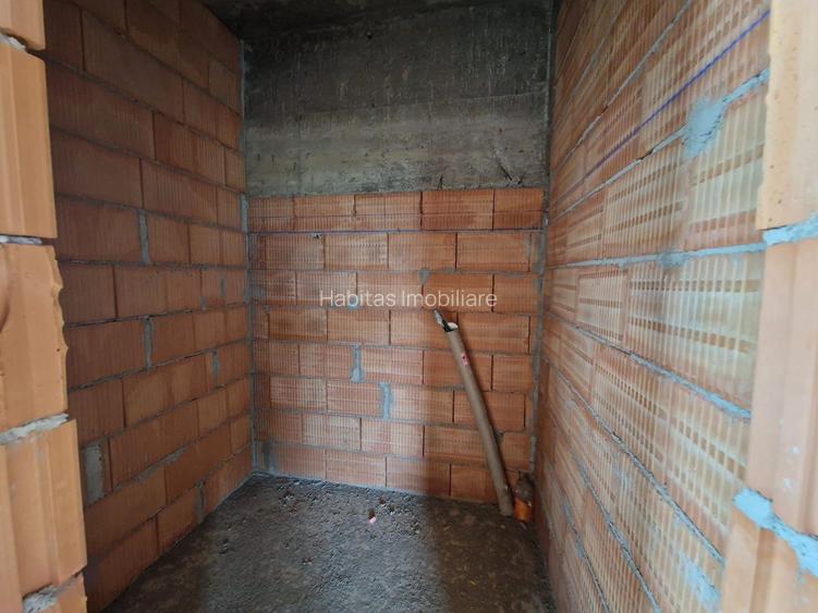 Casa individuala (semicolectiva) 172 mp utili, teren 765 mp Feleacu - 23