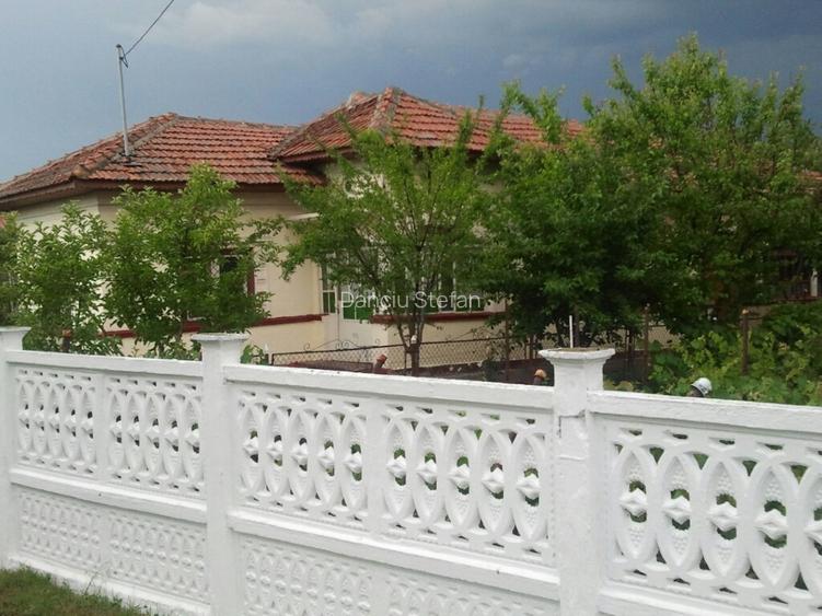 Frumusani, teren de vanzare intravilan, in zona de case, la DN4 - 3