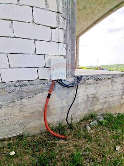 Casă spațioasă S+P+1E+M și teren generos 1664 mp - 46