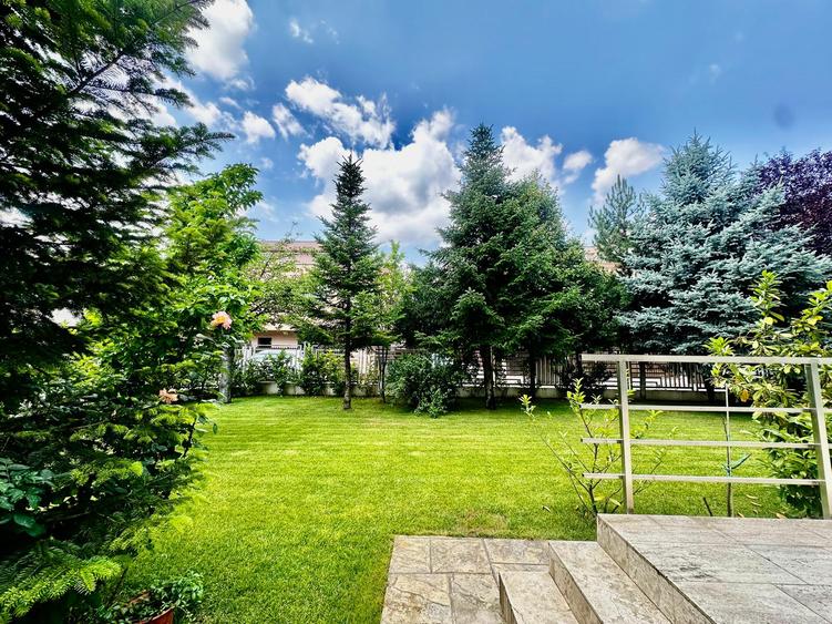 Vila moderna de vanzare 6 camere Iancu Nicolae - Mark Twain, Bucuresti 450 mp