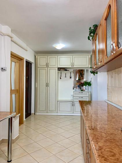 Apartament 2 camere complet renovat zona Liceului Economic