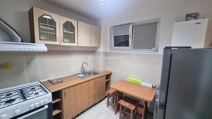 Apartament de trei camere , zona  ITC - 5