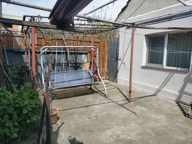 Km 4-5 - Casa renovata, situata in centrul cartierului - 16