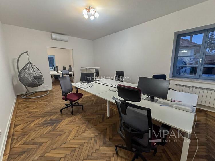 Vila impresionanta cu 12 incaperi in Andrei Muresanu - 14