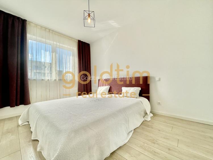 NOU/ PRIVELISTE SUPERBA/ SCOALA AMERICANA - 11