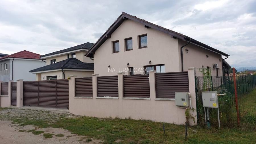 Casa individuala spatioasa, cu teren, Sura Mica - 4