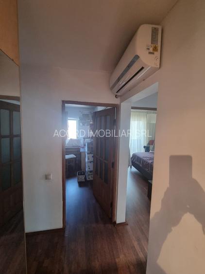 Faleza nord-apartament 4 camere decomandat cu gaze - 12