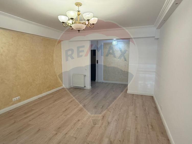 INCHIRIERE Apartament cu 3 camere in zona Aviatiei
