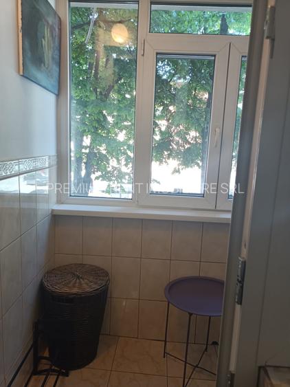 Dristor, garsoniera, metrou la 1 minut, etaj  1, mobilata - 12