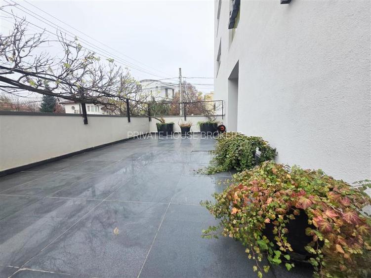 Pipera | Scoala Questfield | Bloc 2012 | Parcare | Gradina - 11