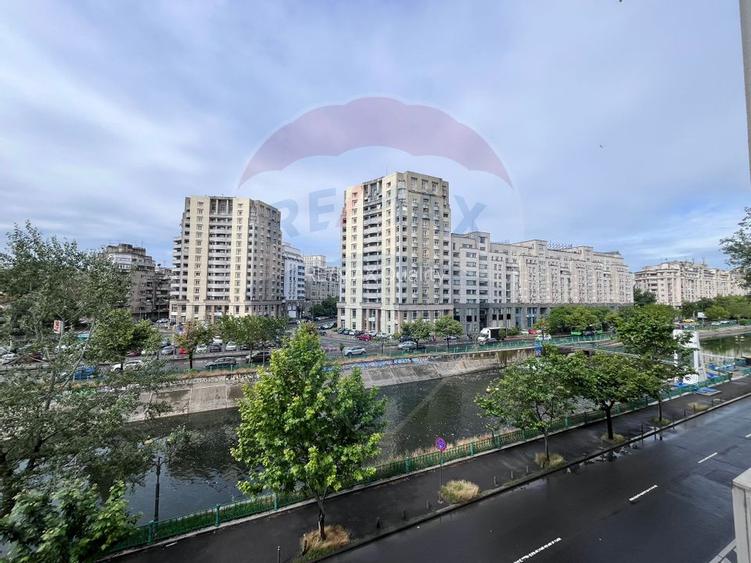 Apartament cu 2 camere de vanzare in Calea Victoriei nr 1 - 17