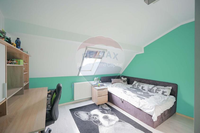 5 camere, central Nicolae Jiga, retras de la stradă, de vânzare - 13