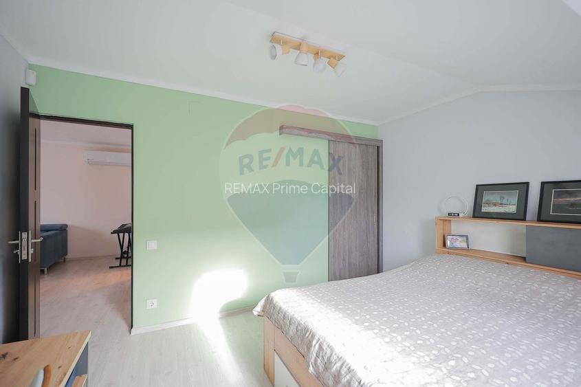 5 camere, central Nicolae Jiga, retras de la stradă, de vânzare - 24