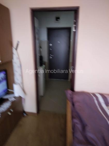 Garsoniera Cornisa la strada - 3