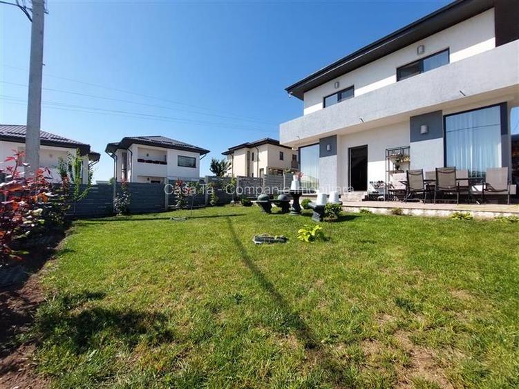 Vila deosebita pe Soseaua Rediu vis-a-vis de lac - 5