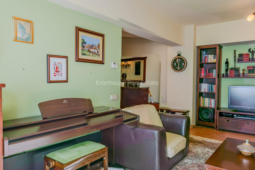 REZERVAT. 4 camere, luminos si gata de mutat - 16