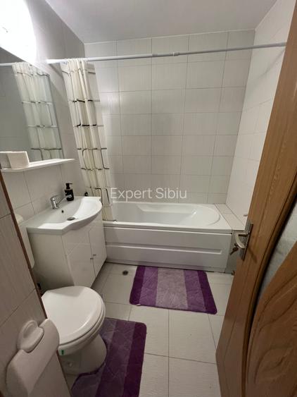 INCHIRIEZ apartament 3 camere ,zona Vasile Aaron - 12