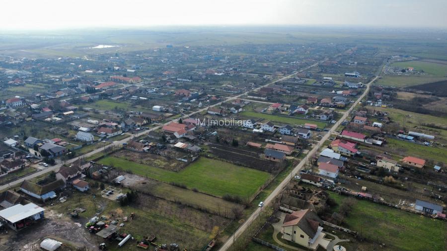 Bucovat - Vatra satului-intravilan -1095 mp- Utilitati - 3