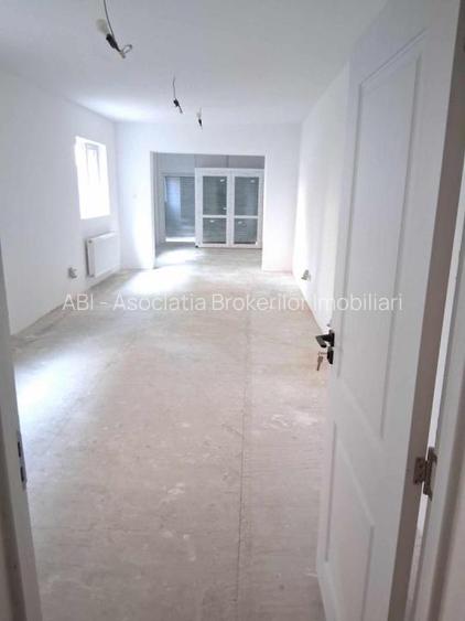 13 Septembrie-spatiul comercial stradal,renovat total,centrala termica - 16