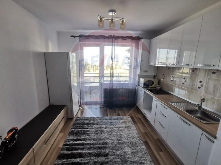 Apartament de închiriat + parcare - 2