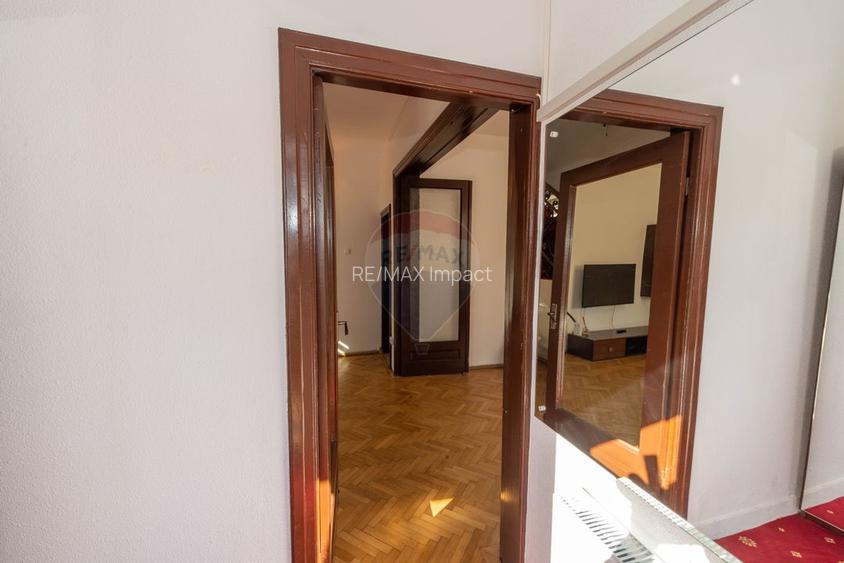 Casa / Vila cu 3 camere de inchiriat strada Pargarilor Stefan cel Mare - 24