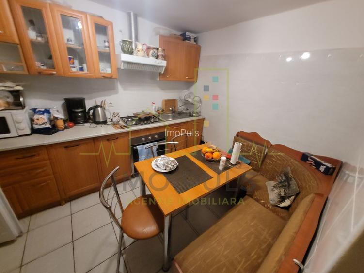 Casa in Ronat compartimentata in 2 apartamente cu intrari separate - 6