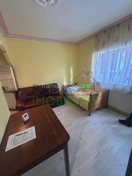 Garsoniera de inchiriat la curte zona Craiter - 2