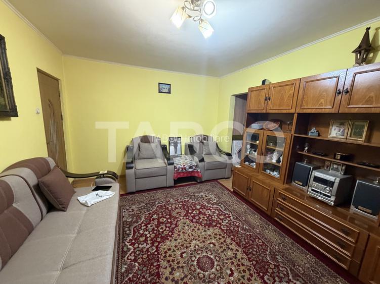 Apartament 3 camere etaj 3 boxa la subsol aer conditionat 62 mpu - 2