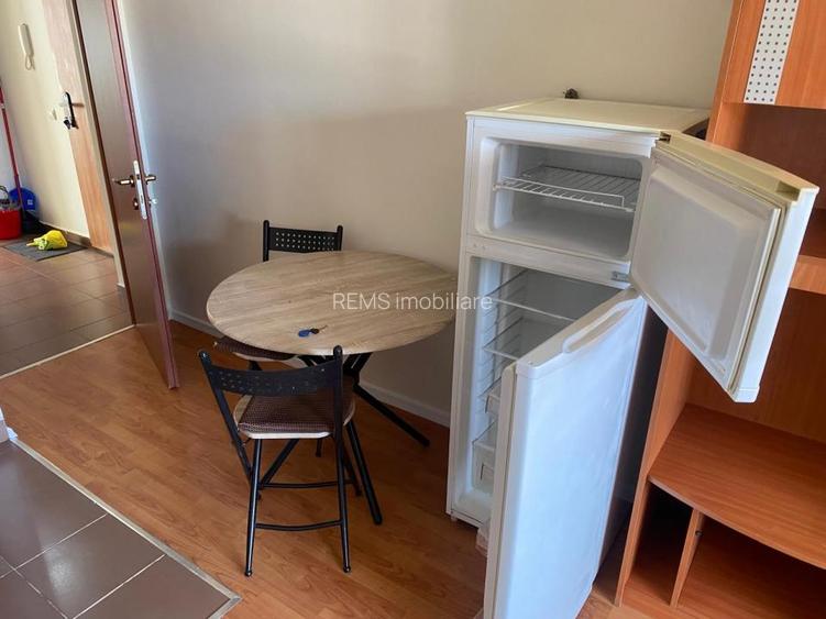 Apartament cu 1 dormitor, str Traian Mosoiu - 8