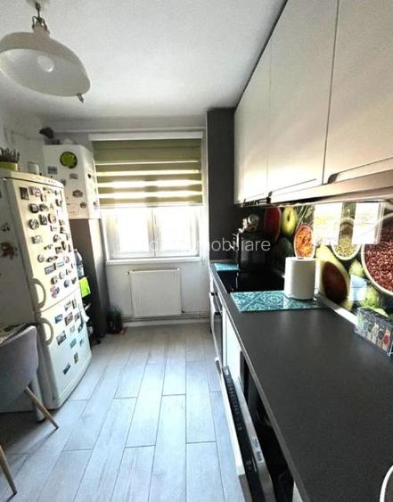 Apartament 2 camere decomandat etaj 3  Aurel Vlaicu - 8