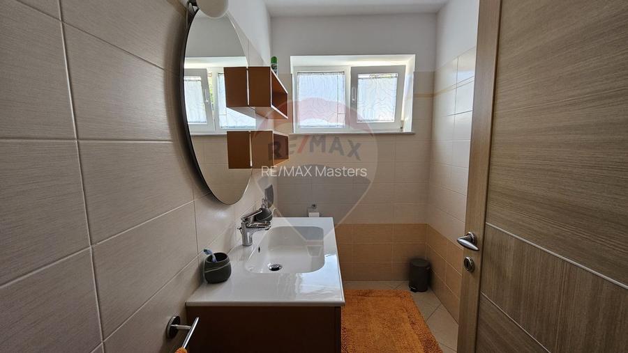 Casă / Vilă de lux cu 8 camere de vânzare in Obcini, Suceava - 49