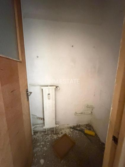 3 Camere et.4/10 An constructie 1989 Zona Crangasi - Stadionul Giulesti - 11