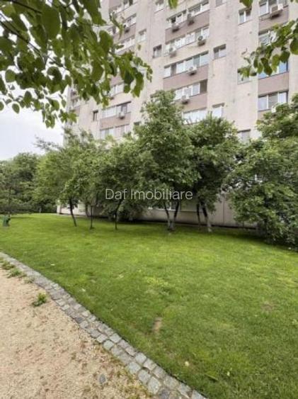 66000 euro -Garsoniera renovata 32mp- Mall Plaza - 2