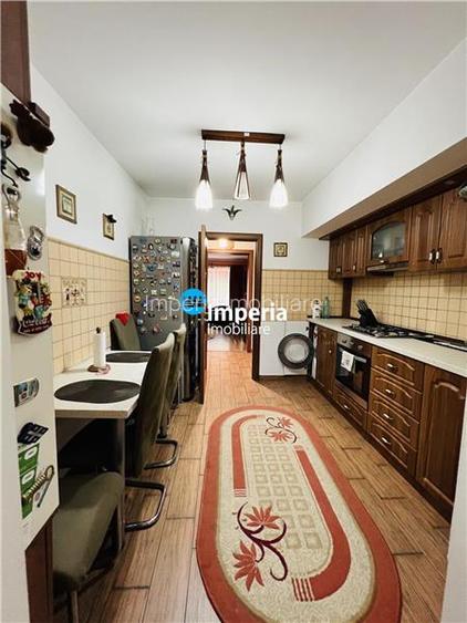 Inchiriez apartament 3 camere, decomandat,  Pacurari - Petru  Poni - 5
